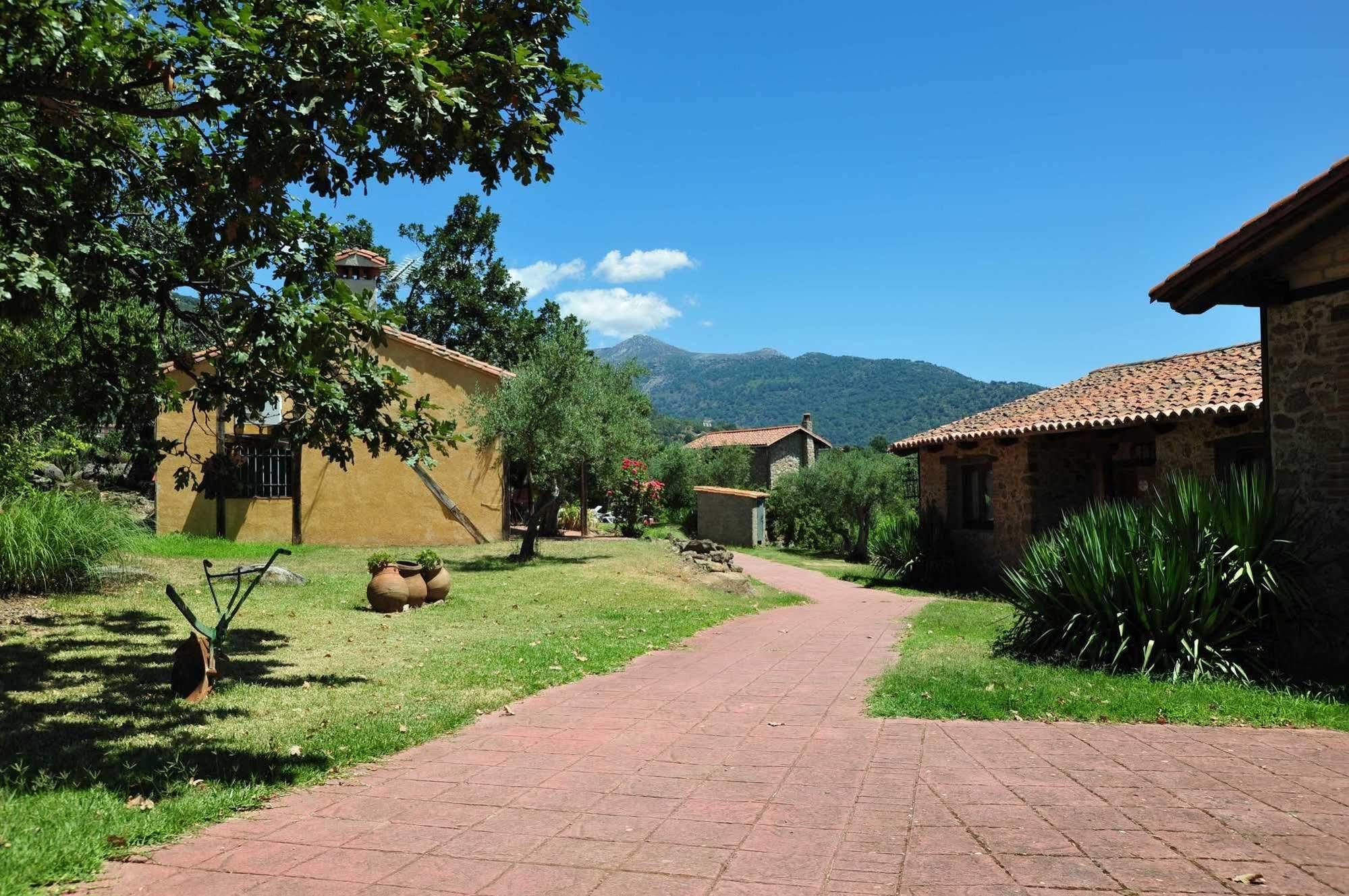 Hotel Rural Hosteria Fontivieja Losar De La Vera Exteriör bild
